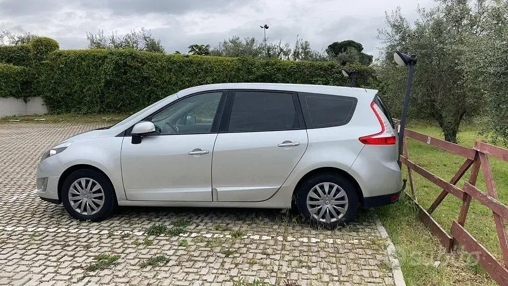 Usata Renault Scénic III 110 CV (80 kW) 2011 Station wagon