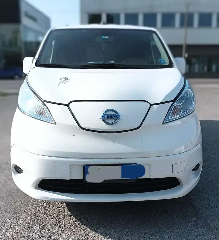Usata Nissan e-NV200 80 kW (109 CV) 2021 Bianco Monovolume