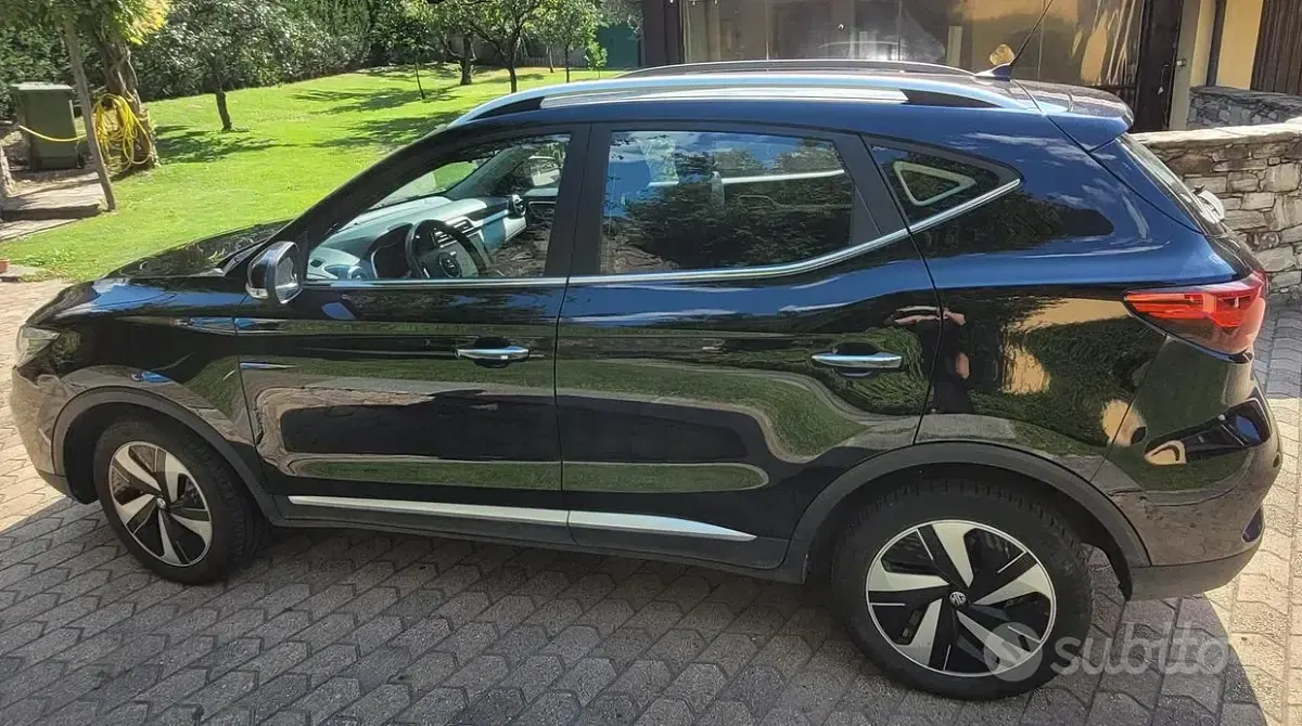 Usata MG ZS 72 kW (99 CV) 2023 Nero SUV