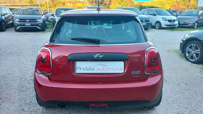 Usata Mini ONE 102 CV (75 kW) 2015 Rosso Utilitaria