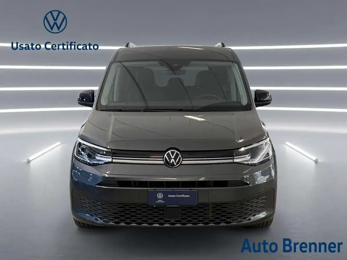 Usata VW Caddy Style 122 CV (89 kW) 2022 Grigio indio metallizzato Monovolume