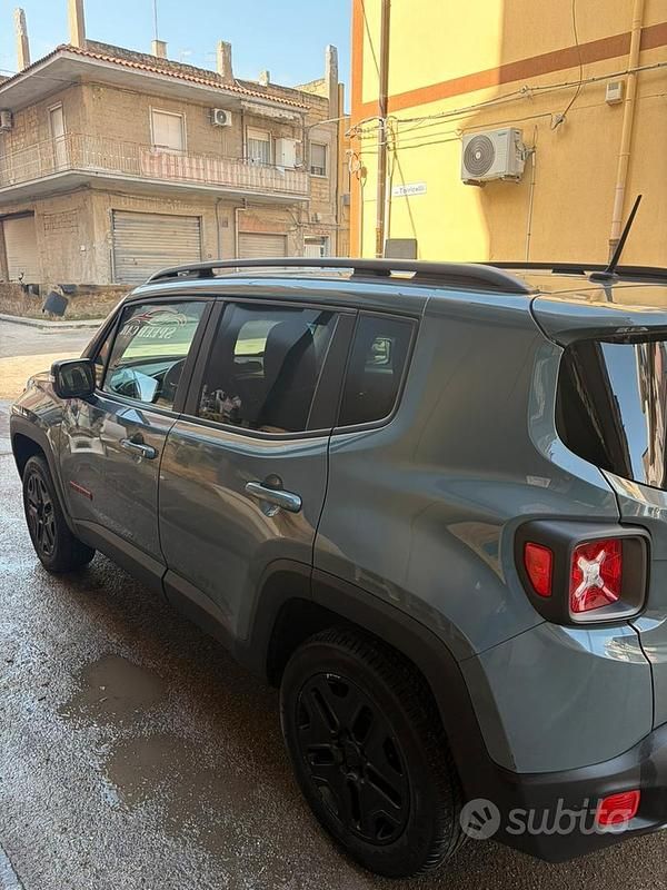 Usata Jeep Renegade Trailhawk 170 CV (125 kW) 2015 SUV