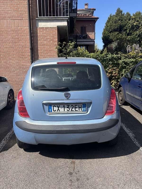 Usata Lancia Ypsilon 80 CV (58 kW) 2004 Utilitaria
