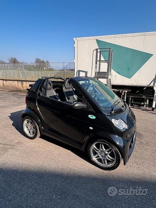 Usata Smart ForTwo Cabrio Brabus 75 CV (55 kW) 2004 Nero Cabrio