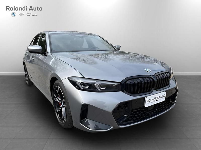 Usata BMW 320e M Sport 190 CV (139 kW) 2025 Grigio Berlina