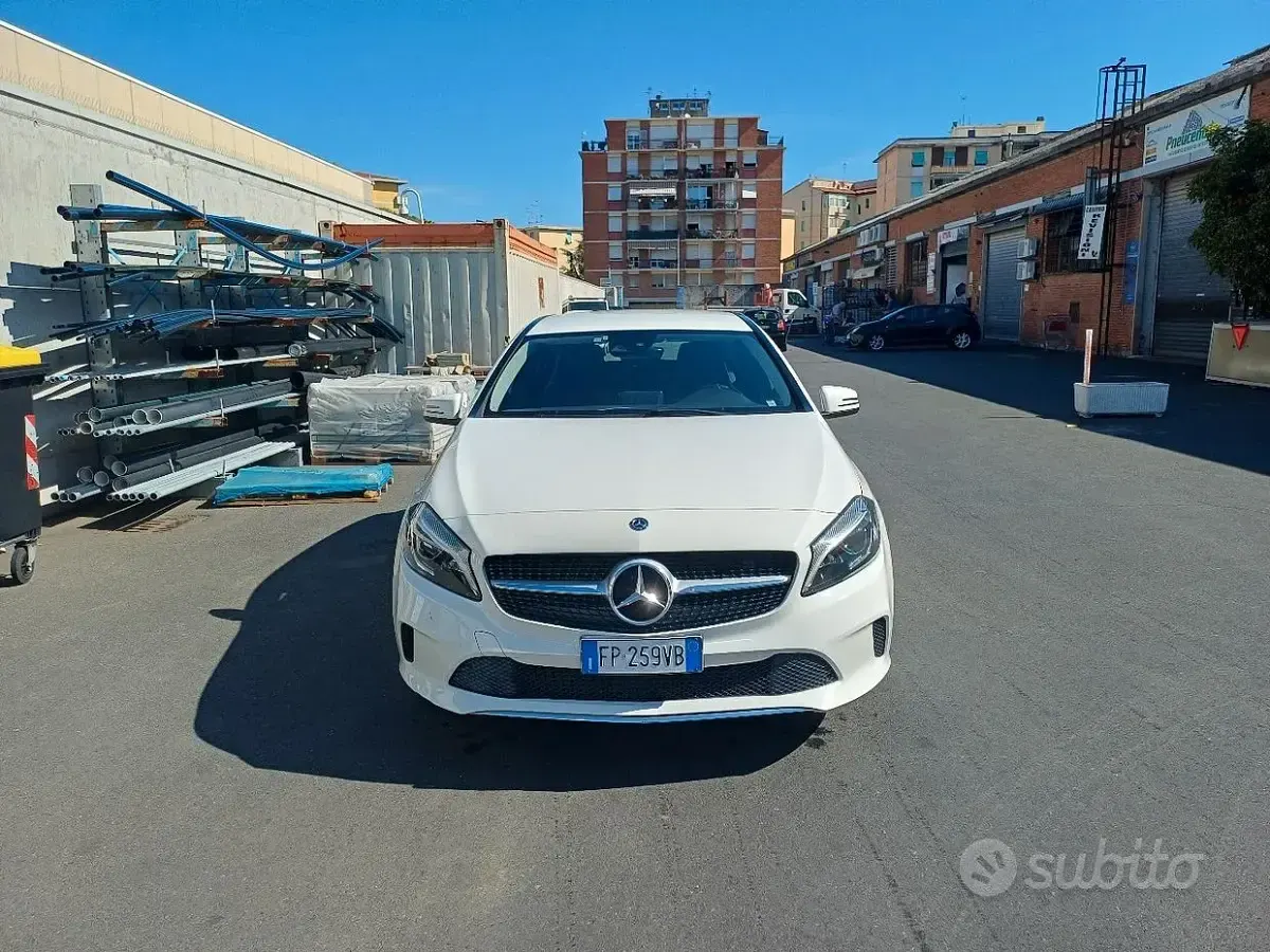 Usata Mercedes A180 109 CV (80 kW) 2018 Bianco Berlina