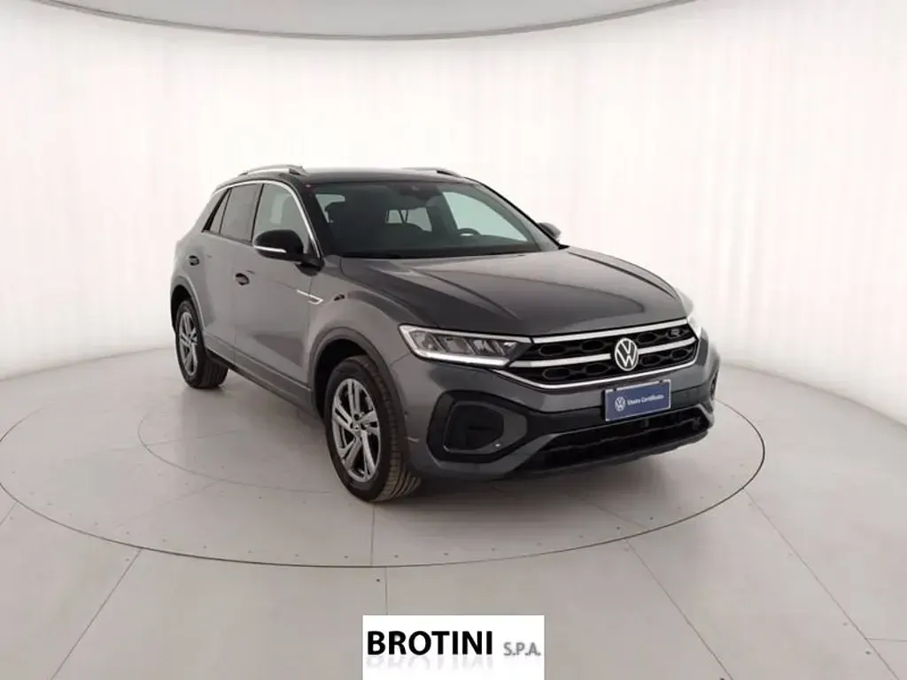 Usata VW T-Roc R-line 116 CV (85 kW) 2024 Grigio metallizzato SUV