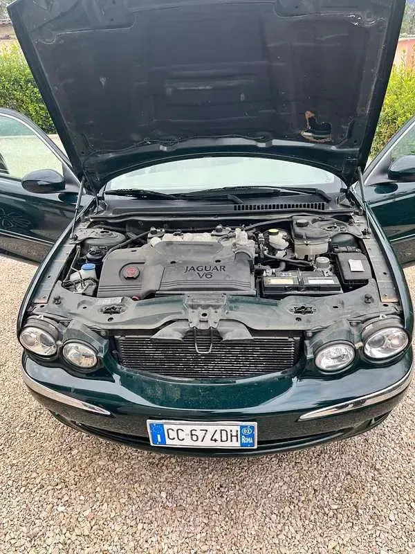 Usata Jaguar X-type 156 CV (114 kW) 2002 Verde Berlina