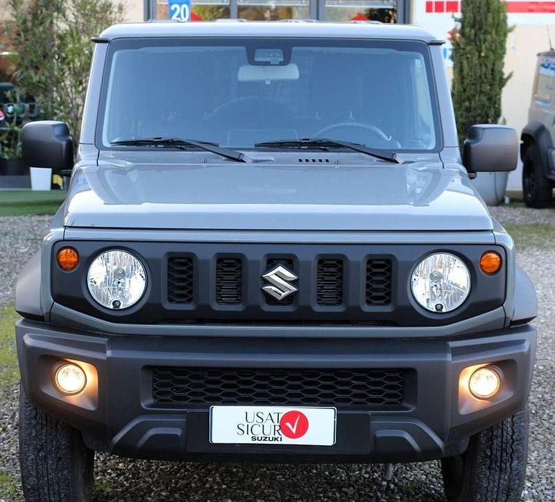 Usata Suzuki Jimny 102 CV (75 kW) 2024 Grigio islanda SUV