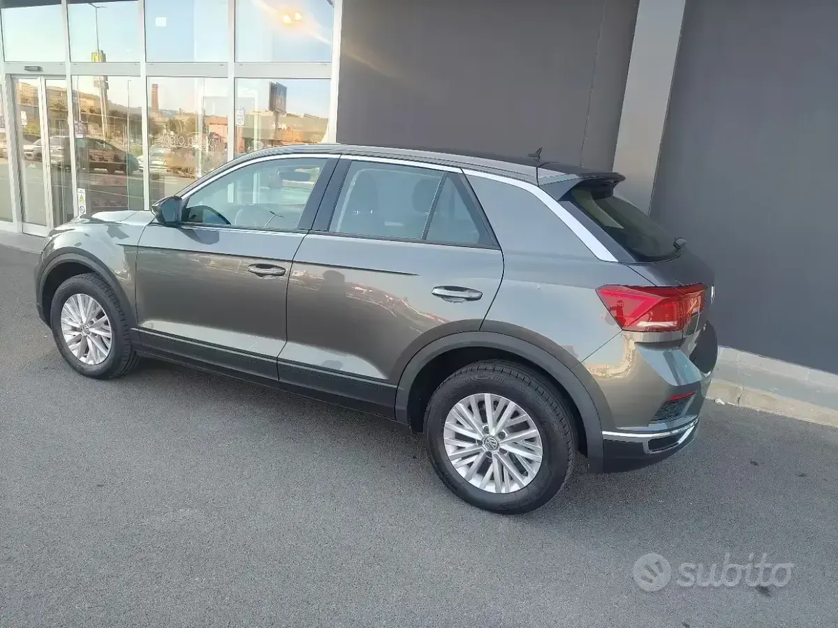 Usata VW T-Roc 150 CV (110 kW) 2020 Grigio SUV