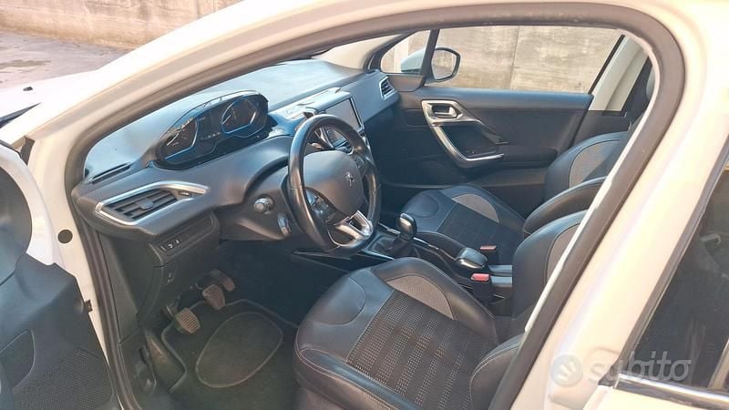 Usata Peugeot 2008 Allure 82 CV (60 kW) 2016 Bianco SUV