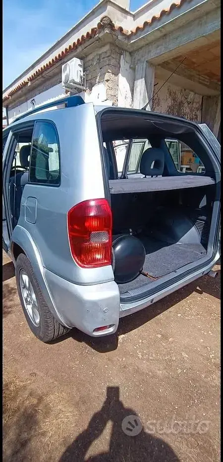 Usata Toyota RAV4 116 CV (85 kW) 2002 Grigio SUV