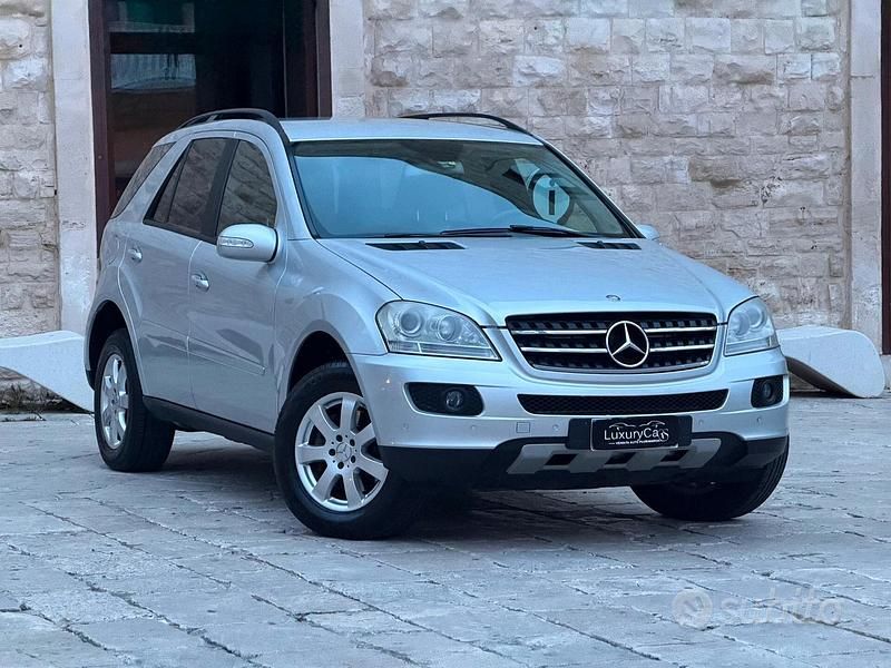 Usata Mercedes ML320 190 CV (139 kW) 2006 Grigio SUV