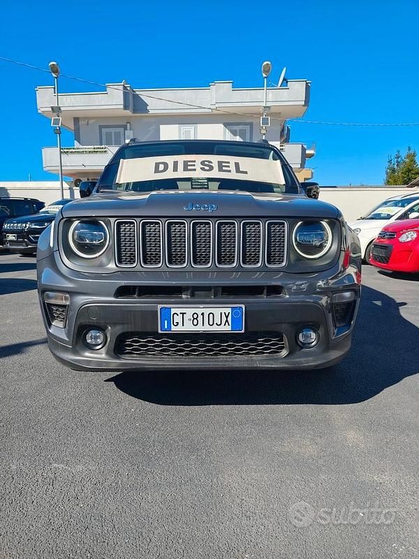 Grigio Usata 2024 Jeep Renegade Limited SUV | 23.900 € (Buon prezzo) - Immagine 1/4