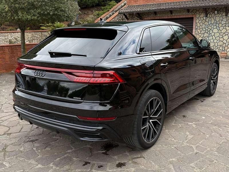 Usata Audi Q8 Ambiente 286 CV (210 kW) 2023 Nero SUV