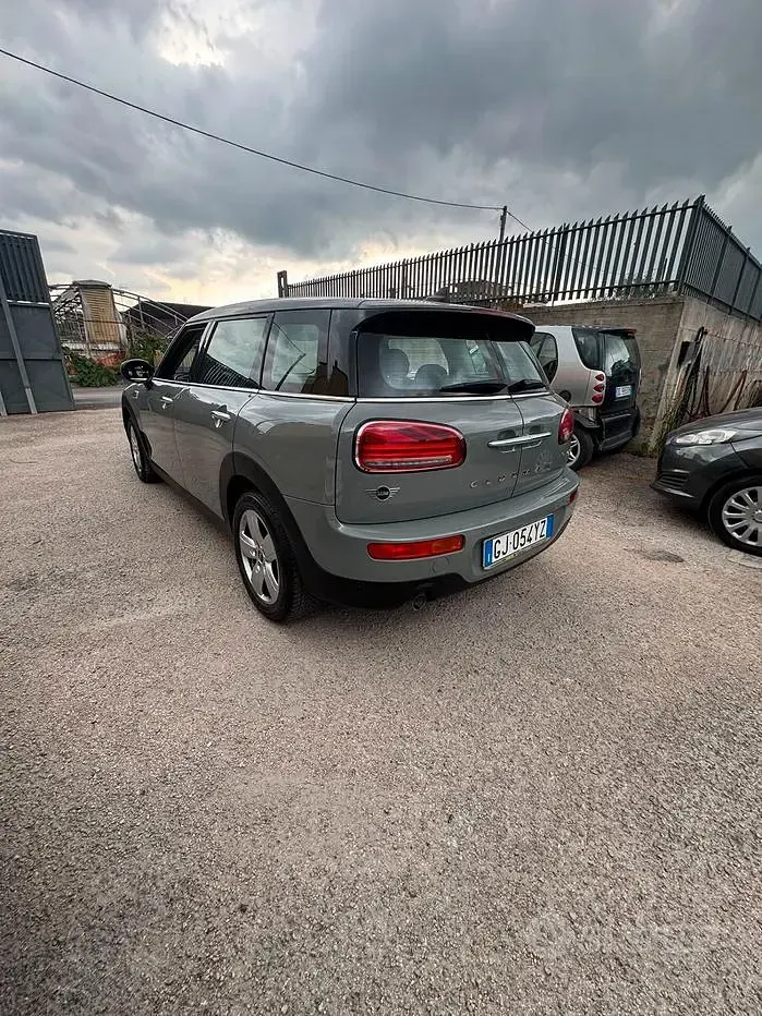 Usata Mini Cooper D Clubman Essential 116 CV (85 kW) 2022 Grigio Station wagon