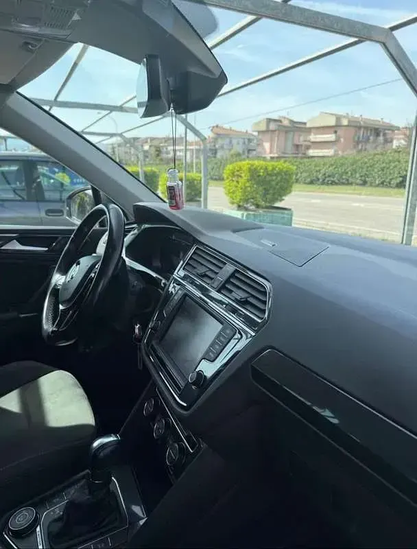 Käytetty VW Tiguan Executive 150 HP (110 kW) 2017 Harmaa Katumaasturi