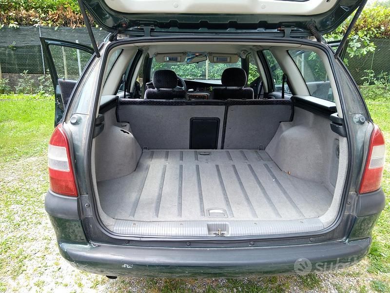 Usata Opel Vectra 101 CV (74 kW) 1999 Verde Station wagon