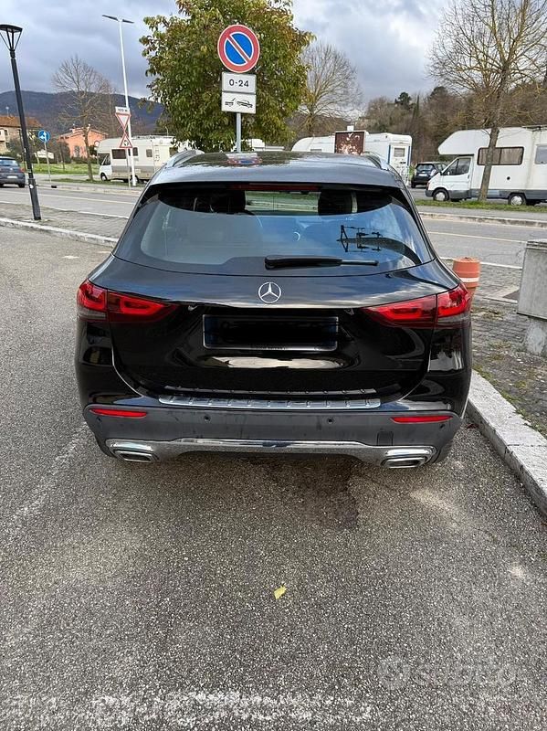 Usata Mercedes GLA200 163 CV (119 kW) 2022 Nero SUV