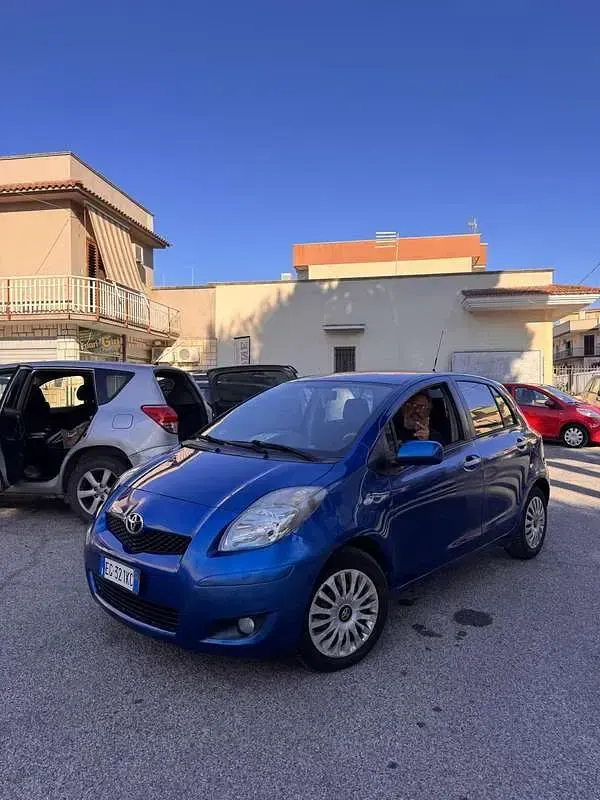 Usata Toyota Yaris 65 CV (47 kW) 2011 Utilitaria