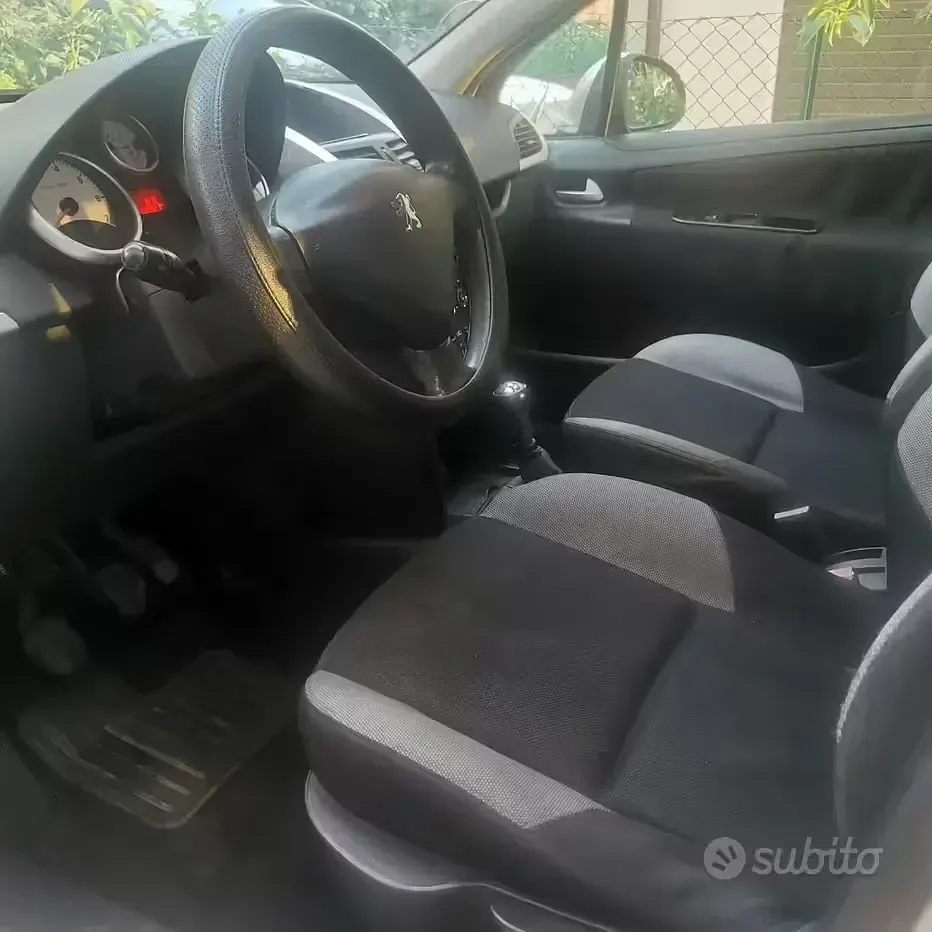 Usata Peugeot 207 73 CV (53 kW) 2009 Grigio Utilitaria