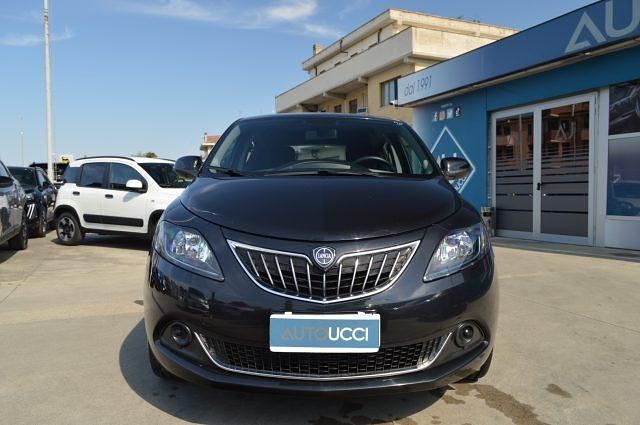 Usata Lancia Ypsilon Silver 69 CV (50 kW) 2024 Nero Utilitaria