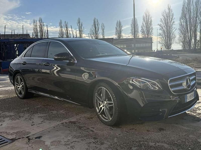Usata Mercedes E220 AMG line 194 CV (142 kW) 2017 Nero Berlina