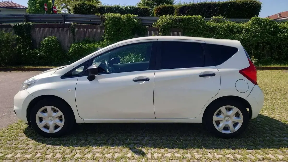 Używany Nissan Note 80 KM (58 kW) 2015 Biały Hatchback
