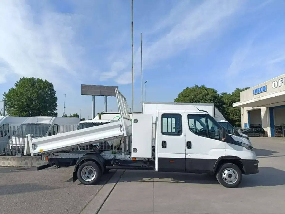 Usata Iveco Daily 160 CV (117 kW) 2023 Bianco Furgone