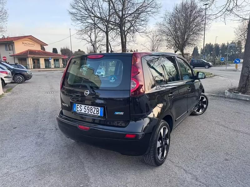 Usata Nissan Note Tekna 89 CV (65 kW) 2014 Nero Utilitaria