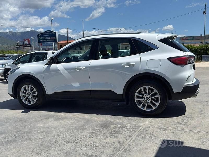 Usata Ford Kuga Titanium 120 CV (88 kW) 2022 Bianco SUV