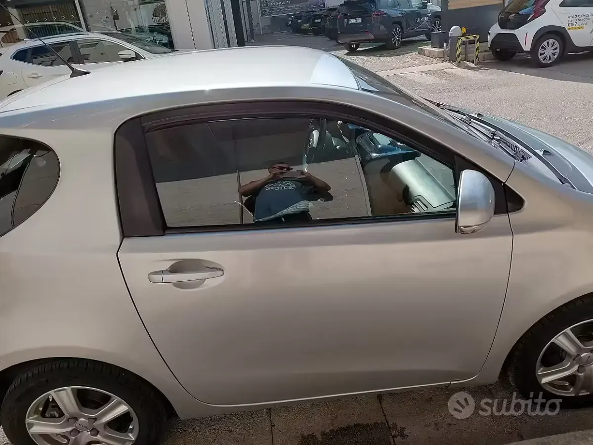 Usata Toyota iQ 99 CV (72 kW) 2010 Grigio Utilitaria