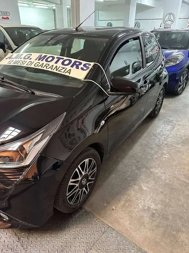 Usata Toyota Aygo X-clusiv 72 CV (52 kW) 2021 Nero Utilitaria