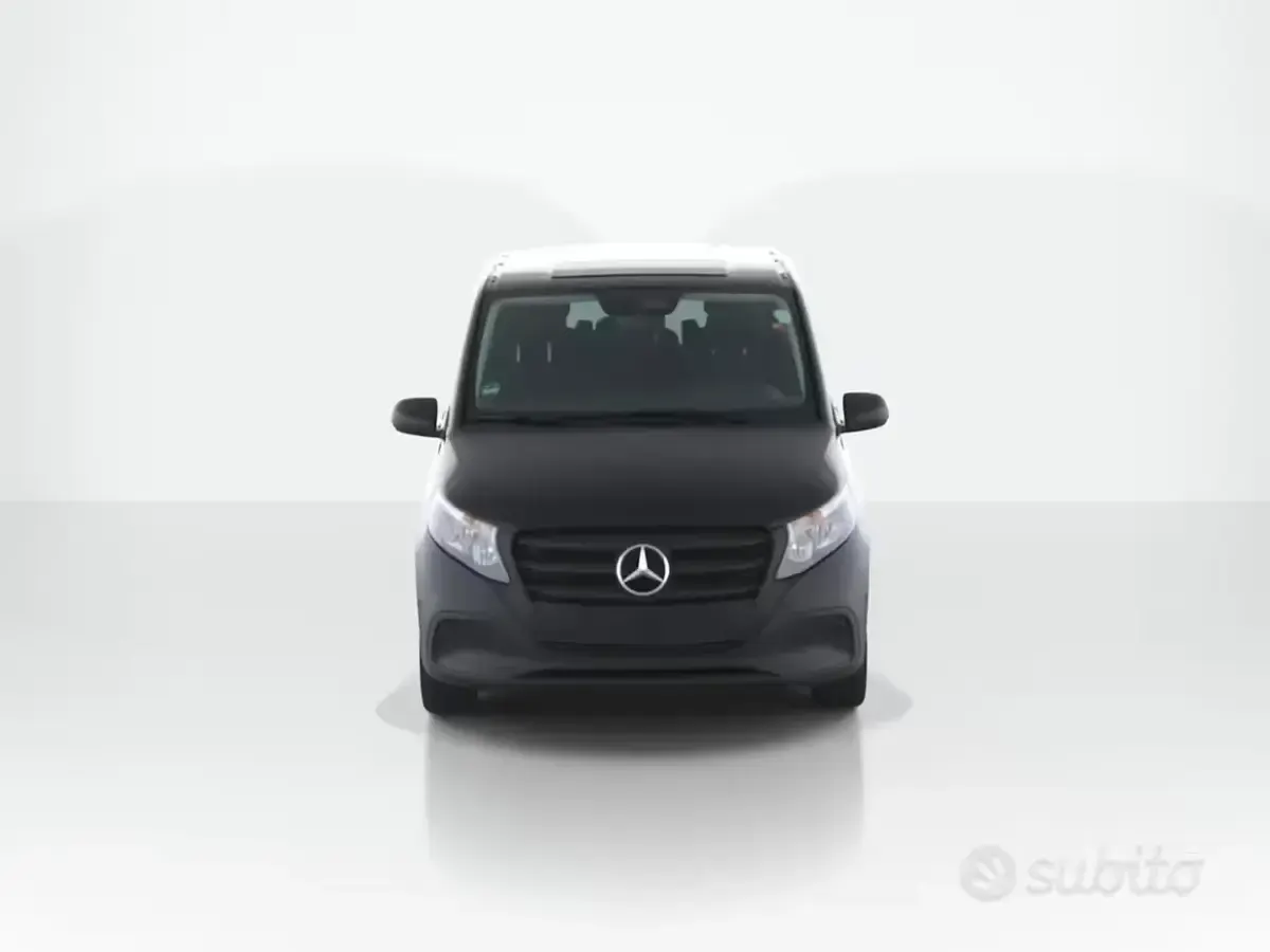 Usata Mercedes Vito 163 CV (119 kW) 2025 Nero Furgone