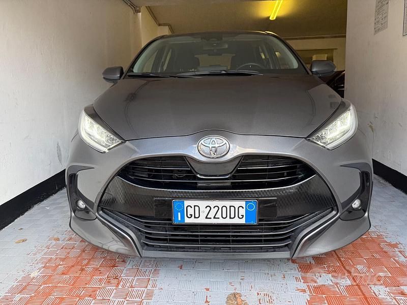Usata Toyota Yaris Trend 72 CV (52 kW) 2020 Grigio Berlina