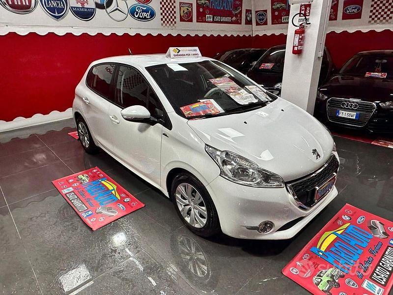 Usata Peugeot 208 Allure 82 CV (60 kW) 2013 Bianco Utilitaria