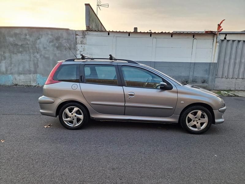 Usata Peugeot 206 88 CV (64 kW) 2005 Grigio Station wagon