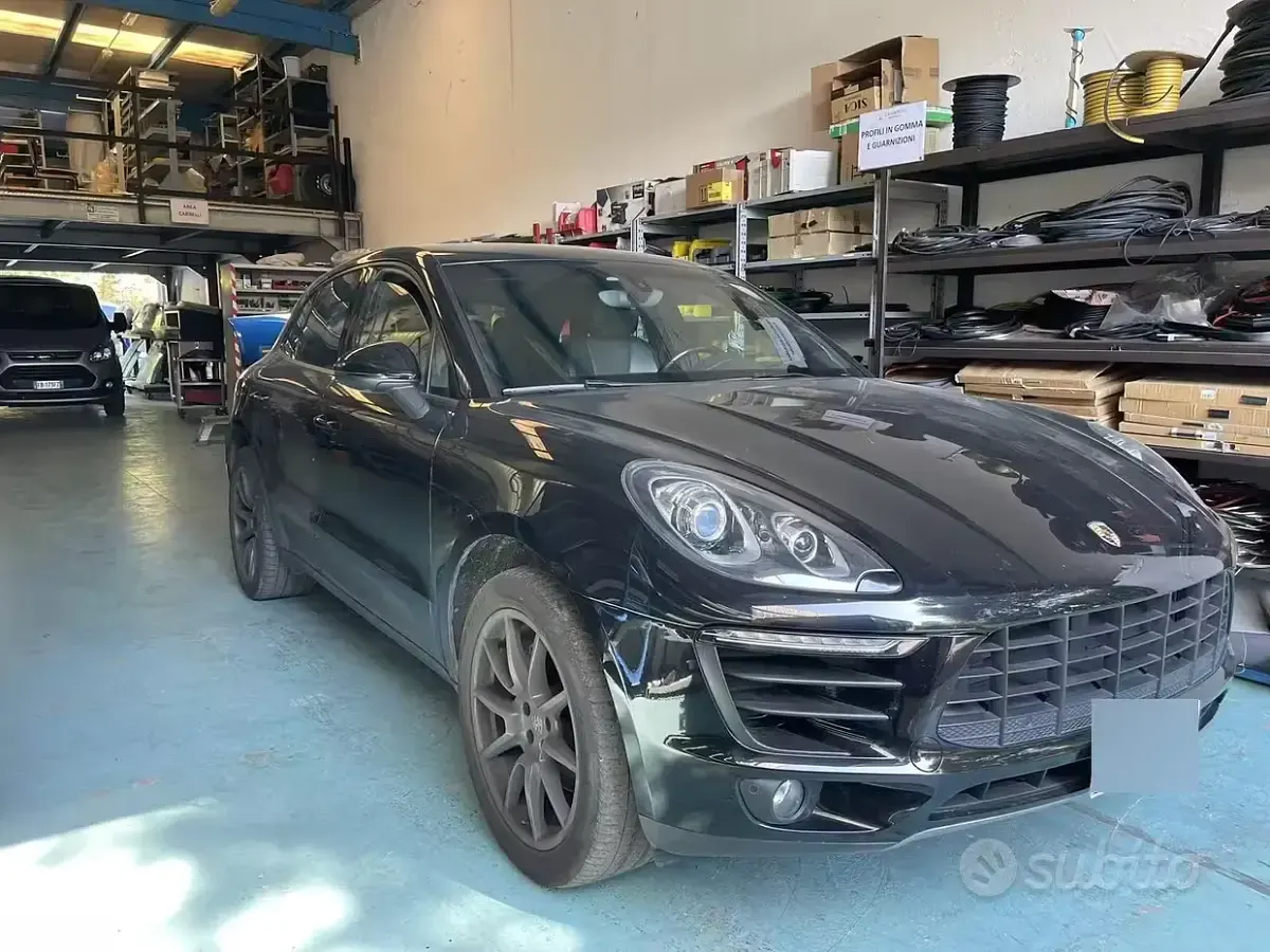 Usata Porsche Macan 250 CV (183 kW) 2015 Nero SUV