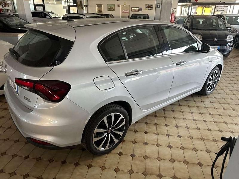 Usata Fiat Tipo Lounge 95 CV (69 kW) 2018 Grigio Berlina