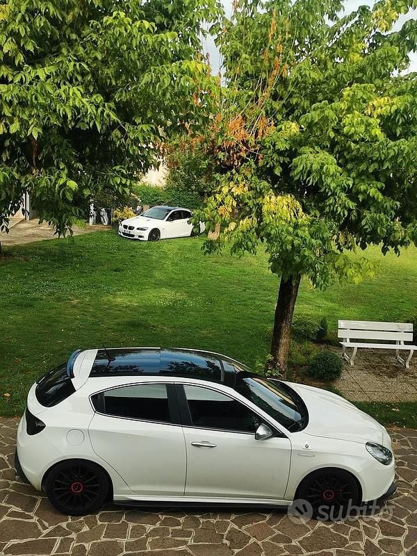 Usata 2012 Alfa Romeo Giulietta Quadrifoglio Verde Tre volumi | 15.000 € - Immagine 1/4