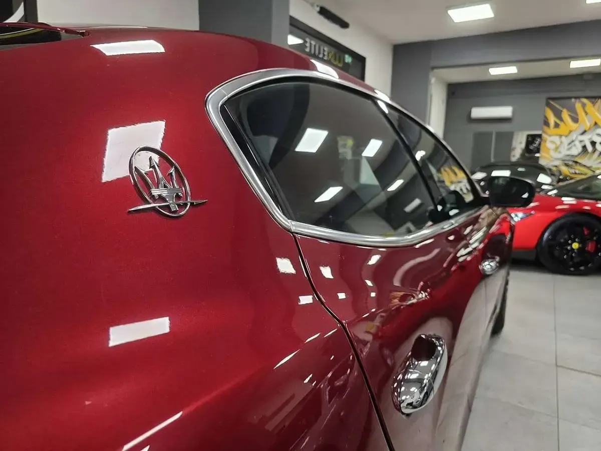 Usata Maserati Ghibli GranLusso 275 CV (202 kW) 2017 Rosso energia Berlina