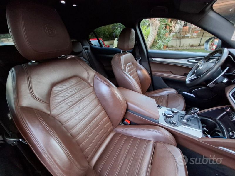 Grigio Usata 2018 Alfa Romeo Stelvio SUV | 18.500 € (Ottimo prezzo) - Immagine 1/4