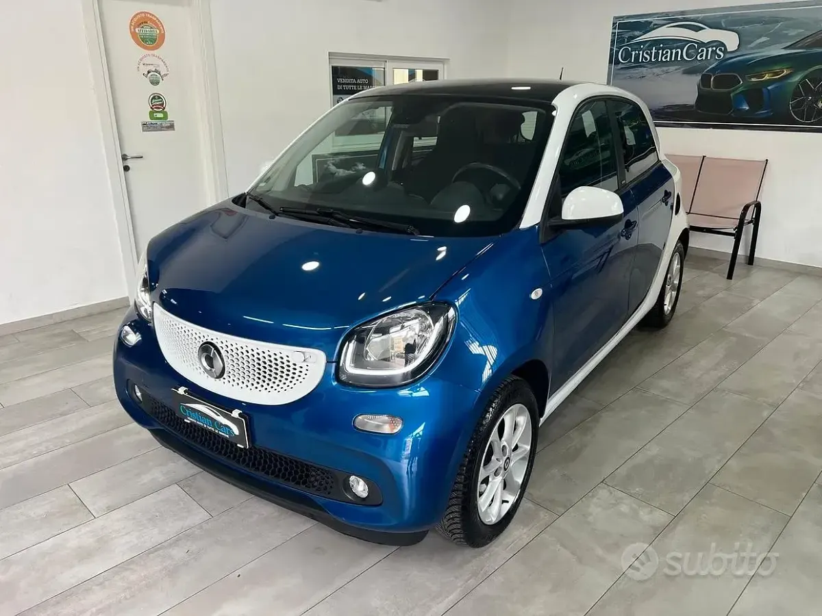 Usata Smart ForFour Passion 90 CV (66 kW) 2017 Blu Utilitaria