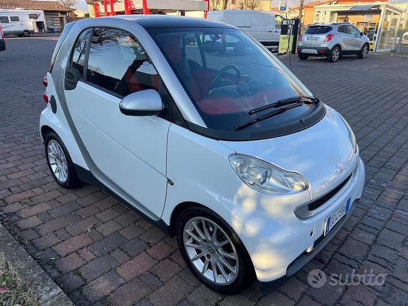 Bianco Usata 2010 Smart ForTwo Coupé Coupé | 3400 € (Buon prezzo) - Immagine 1/4