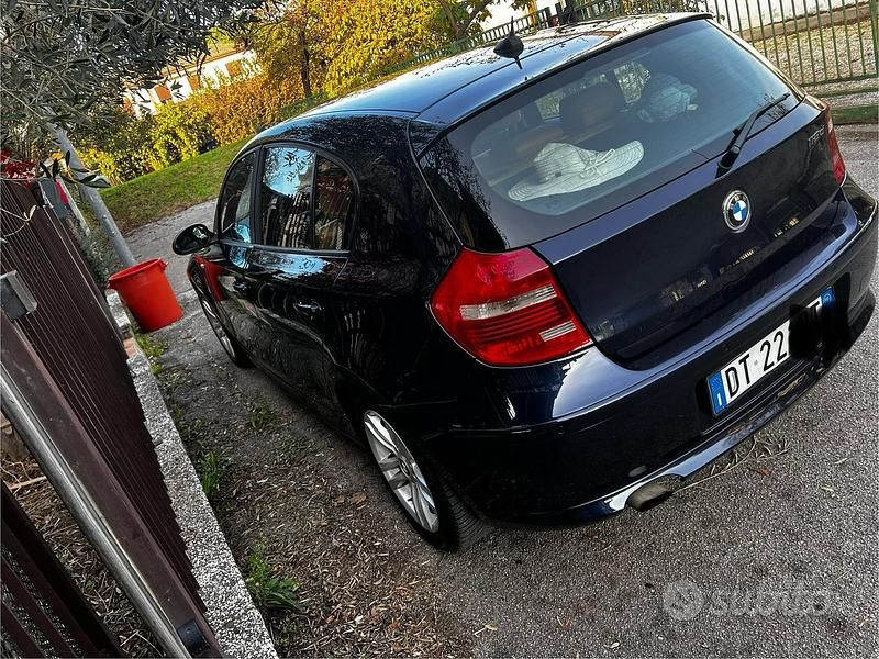 Używany BMW 118 143 KM (105 kW) 2009 Niebieski Hatchback