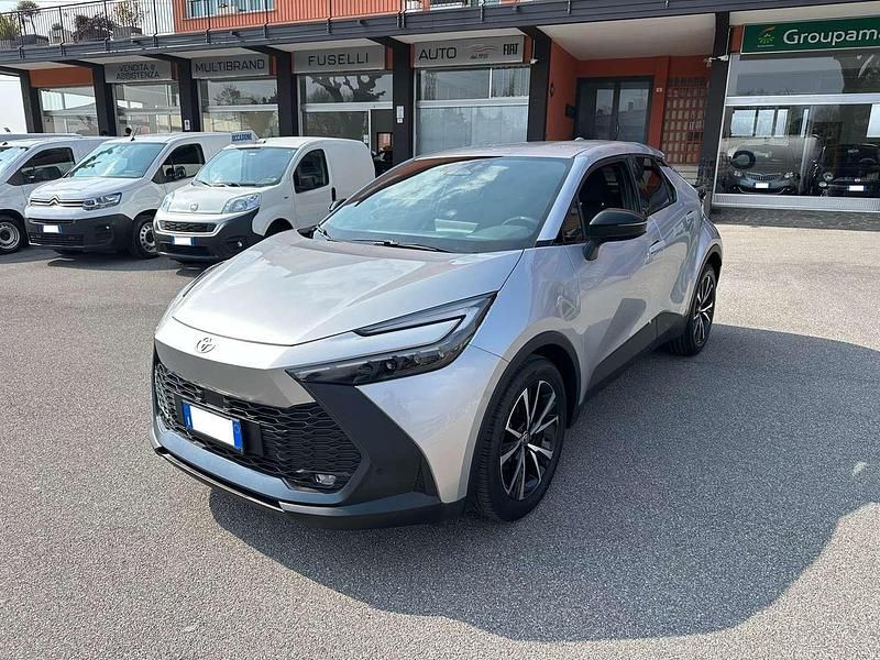 Usata Toyota C-HR Trend 140 CV (102 kW) 2025 Argento SUV