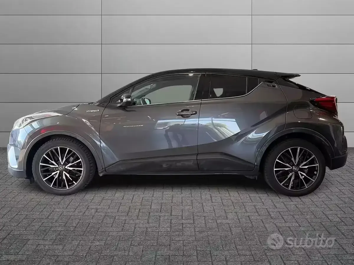 Usata Toyota C-HR Lounge 98 CV (72 kW) 2017 Grigio SUV