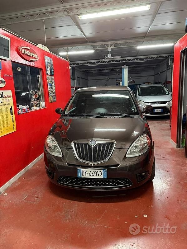 Usata Lancia Ypsilon 69 CV (50 kW) 2009 Marrone Utilitaria