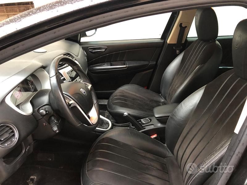 Usata Lancia Delta 120 CV (88 kW) 2008 Nero Utilitaria