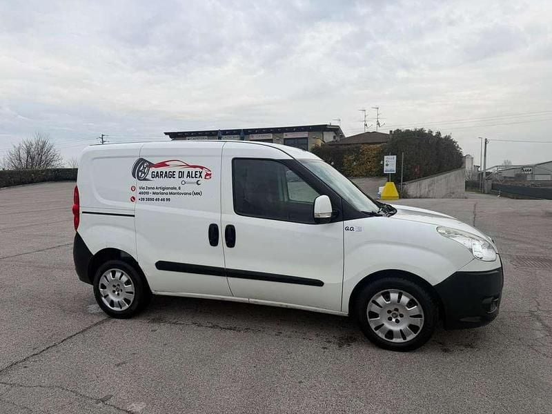 Begagnad Fiat Doblò Dynamic 135 HK (99 kW) 2012 Vit Minibuss